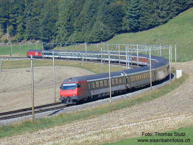 EW4-Pendel mit Speisewagen

