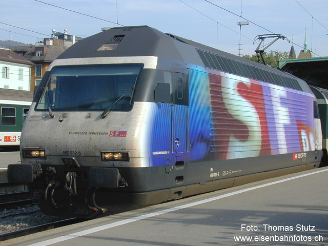 460 032-6 "Leutschenbach II"
"Leutschenbach II", die zweite Lok mit Werbung für "SF DRS" mit - sagen wir mal ursprünglich - weisser Front ...
