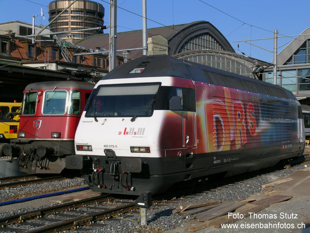 "Radio DRS" in Basel SBB
Am Abend noch einmal die neue "Radio DRS"-Lok, diesmal aus der anderen Richtung.
