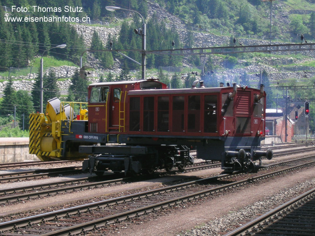 "Fahrrichtungswechsel"
Die Schneeschleuder beim "Fahrrichtungswechsel" der besonderen Art.
