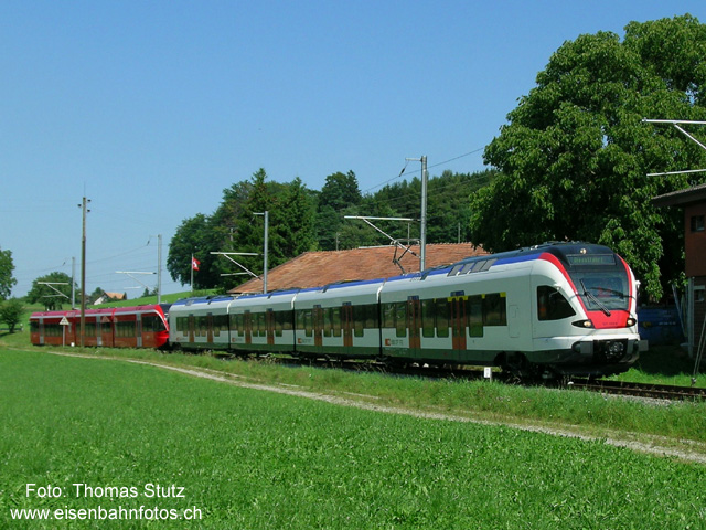 FLIRT + RM GTW (3)
Ein weiteres Mal die beiden Stadler-Fahrzeuge, diesmal kurz vor dem Einfahrsignal der Station Märwil.
