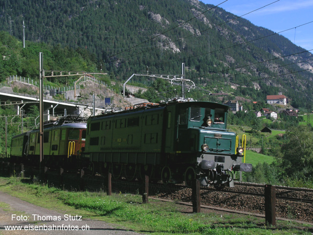 Ae 4/7 + Ae 6/8 am Gotthard
Fahrt "Alpen- und Gletscherdampf" des Nostalgie Rhein-Express in der Wattinger Kurve.
