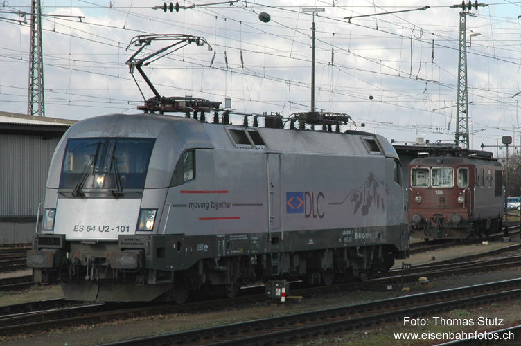 Hupac DLC (ex HUPAC)
Der ex HUPAC-Taurus mit der DLC-Aufschrift beim Rangieren in Basel Bad Bf.
