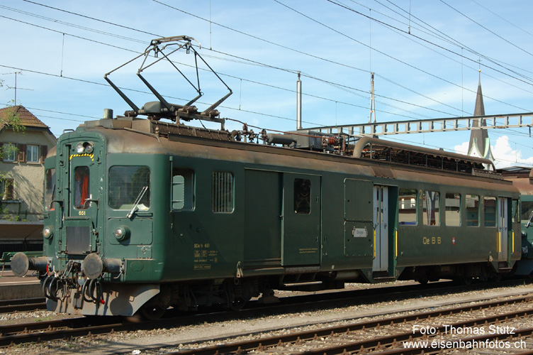 OeBB BDe 4/4 641
Einer der beiden BDe 4/4 in Grossaufnahme kurz vor der Rückfahrt nach Oensingen, wie an der Routentafel korrekt angeschrieben ist ...
