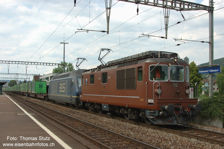 Gemischte BLS-Doppeltraktion
Die gemischten Doppeltraktionen Re 4/4 + Re 465 sind meistens der Bergstrecke am Lötschberg vorbehalten. Im Flachland sind sie eher selten anzutreffen.
