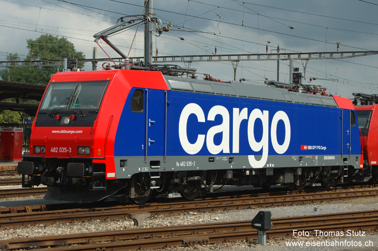 Re 482 035-3
Seit einigen Tagen ist die erste Re 482 aus der Serie der BR 185.2 in der Schweiz.
