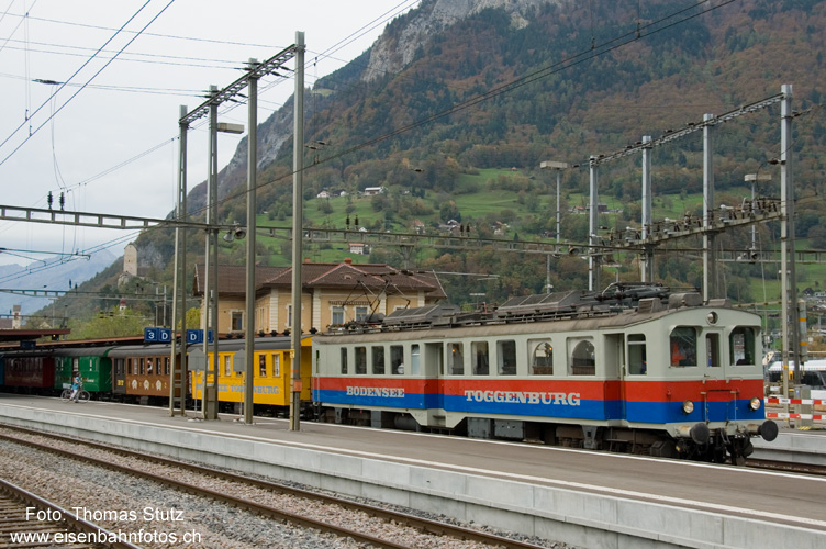 Be 3/4 "Tino"
Der Amor-Express machte am Nachmittag eine Abdrehfahrt: zuerst von Zizers direkt nach Trübbach, auf dem Rückweg über die Schleife mit Fahrrichtungswechsel in Sargans.
