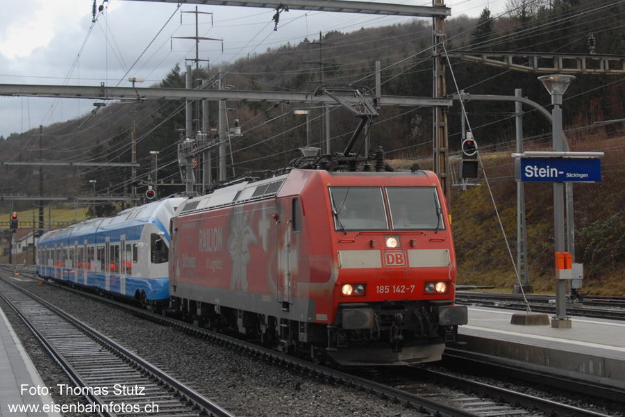 "Railion Schweiz" mit FLIRT-Überfuhr
