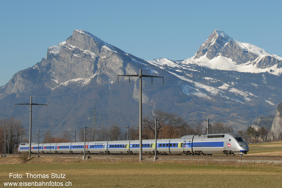 TGV Paris - Chur
An Samstagen von Mitte Dezember bis Ende März verkehrt ein TGV ab Paris direkt bis Chur und wieder zurück.
