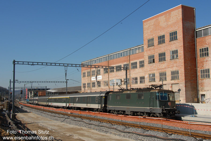 grüne Re 4/4 II ohne Klimaanlage
