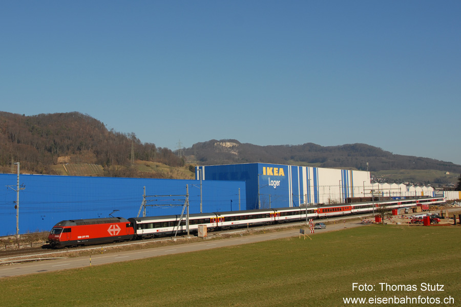 EW4-Pendel mit Speisewagen
Seit Fahrplanwechsel sind zwischen Basel und Interlaken Ost EW4-Pendel mit Speisewagen unterwegs.
