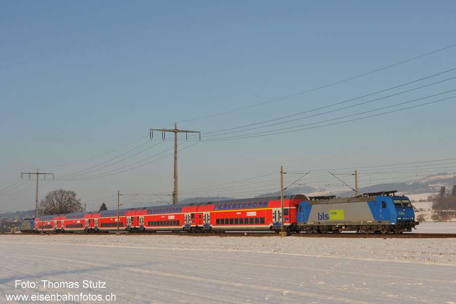 "Vorübergehend doppelstöckig."
