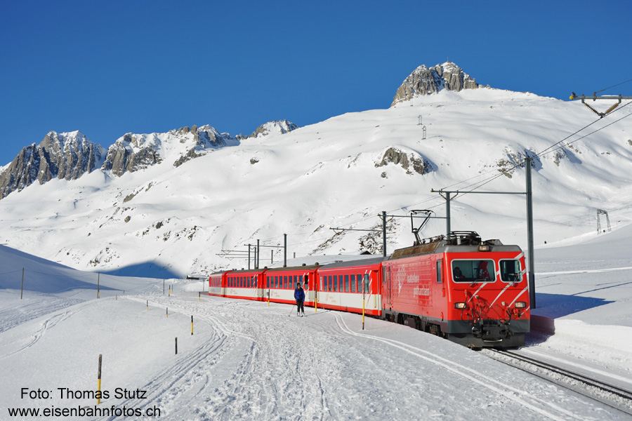 Regionalzug mit HGe 4/4 II
