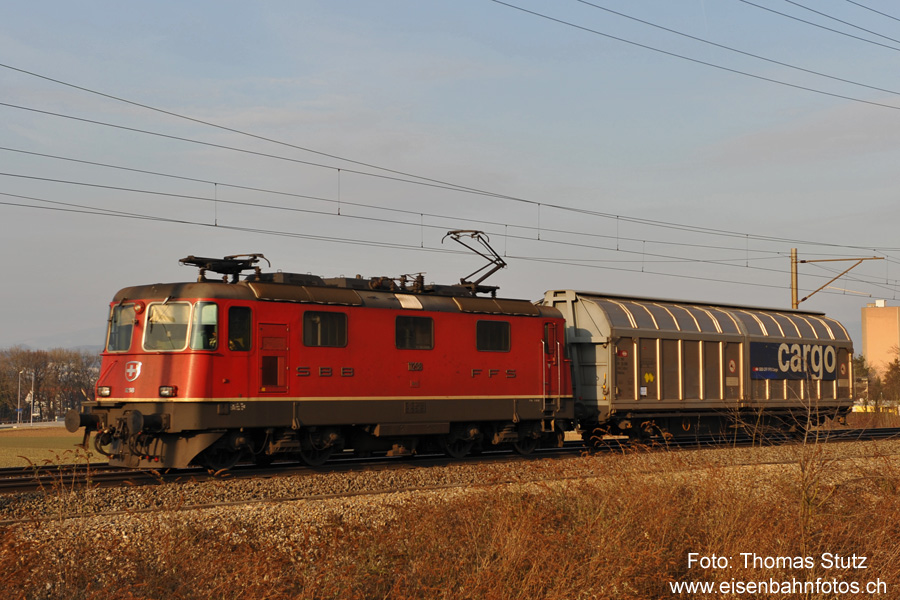 kurzer Güterzug
Der abendliche Schnellgutzug ab Rheinfelden via Basel GB nach Däniken RB mit übersichtlicher Länge.
