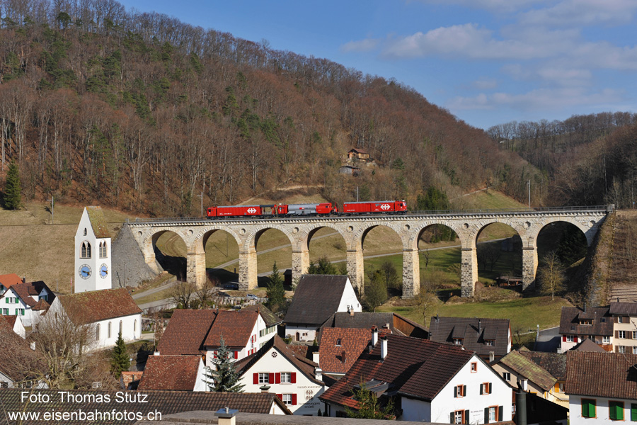 LRZ auf dem Rümlinger Viadukt
