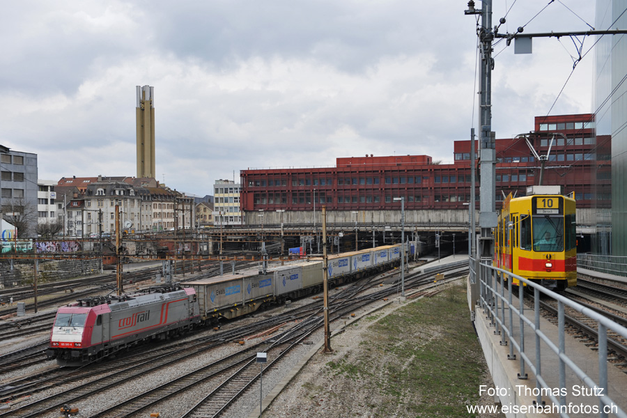 Ewals-Cargo-Zug mit BLT-Tram
