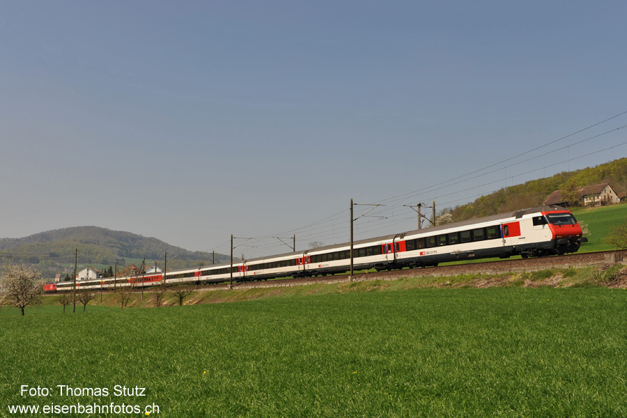 EW4-Pendelzug mit Speisewagen
