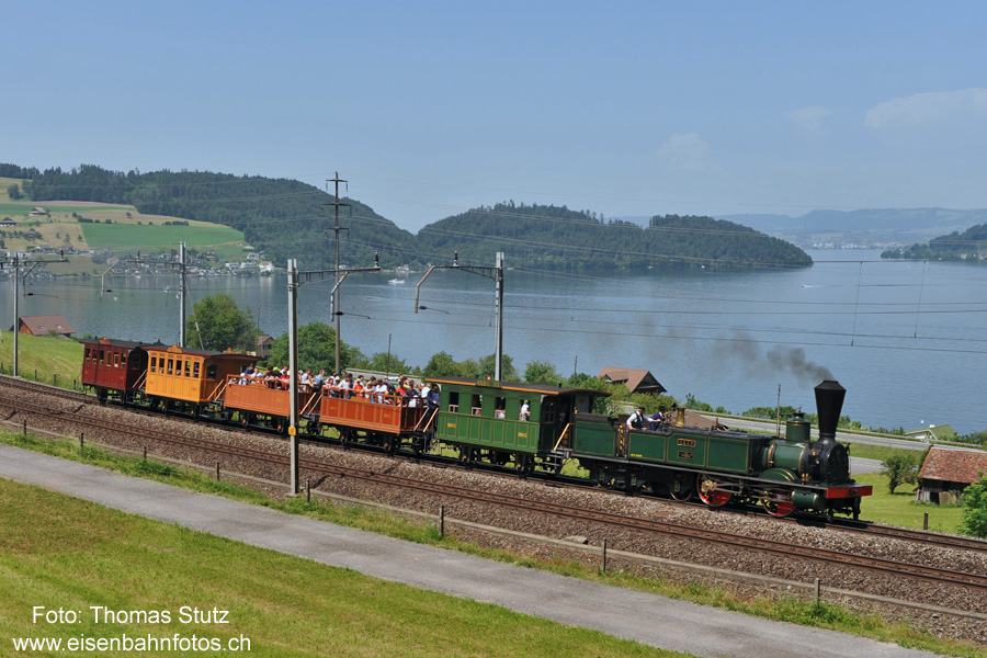Dampflok "Genf" mit Zugersee
