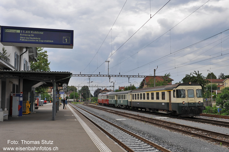 Extrazug DSF am SlowUp Hochrhein
Die Draisinensammlung Fricktal führte auch dieses Jahr am SlowUp Hochrhein öffentliche Fahrten
auf der sonst nur noch von Güterzügen befahrenen Strecke zwischen Laufenburg und Koblenz durch.
