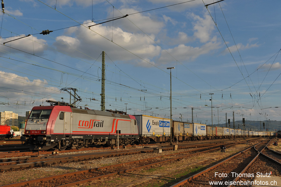 Crossrail mit Ewals-Containern
