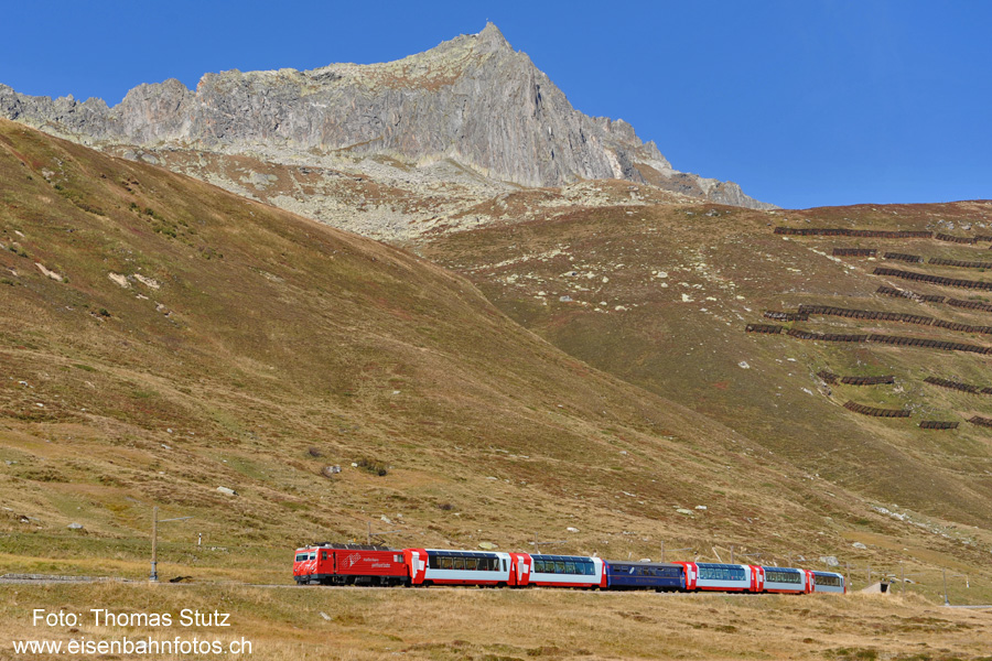 Glacier-Express mit Gourmino-Speisewagen
