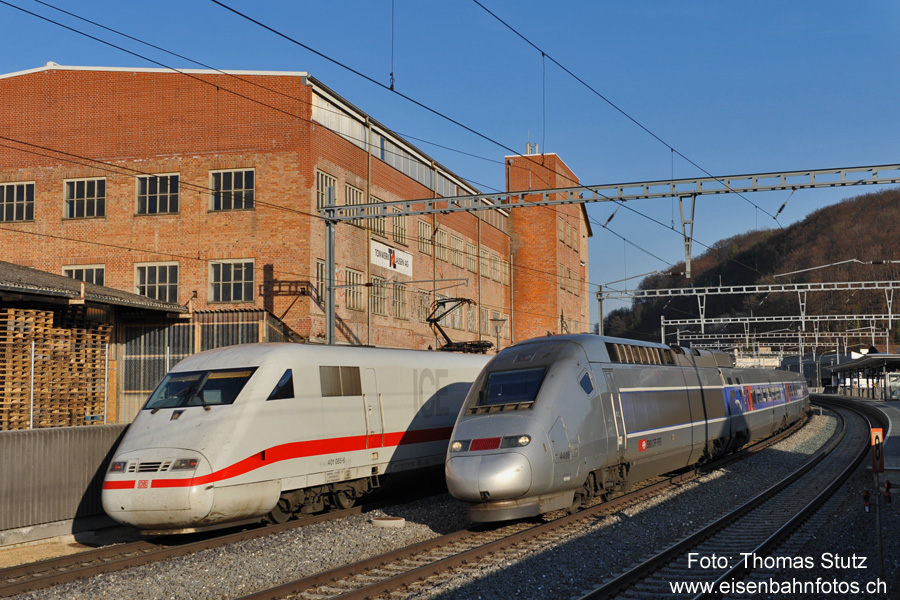 ICE und TGV
Nicht ganz so zufällig ist durch den Halt auch die Begegnung mit dem ICE Hamburg - Zürich.
