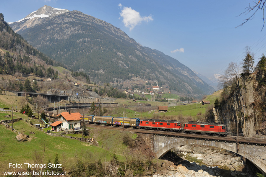 Re 10/10 mit Unterstützung ...
