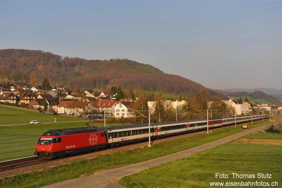 EW4-Pendelzug bei Itingen
