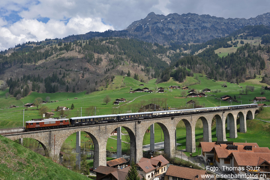 Ae 6/8 mit Sonderzug "Classic Courier"
