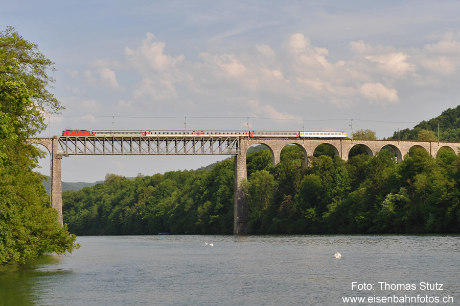 IC Zürich - Stuttgart
Als Ersatz für die ICE-T verkehren seit März zwischen Zürich und Stuttgart lokbespannte Züge mit (teilweise modernisierten) EC-Wagen.
