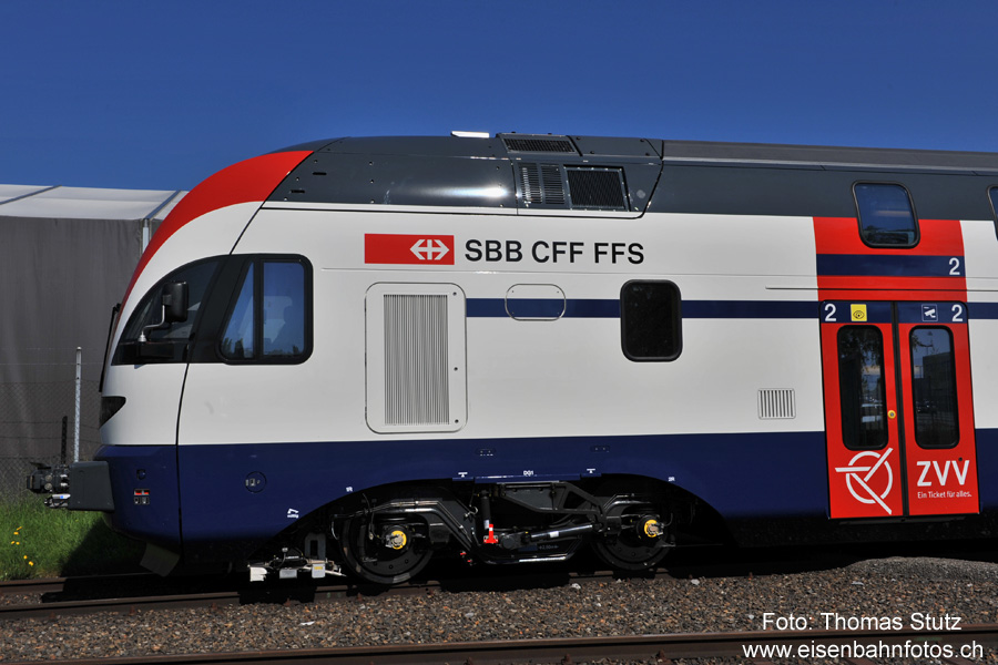 Seitenansicht der Front des Dosto RV
