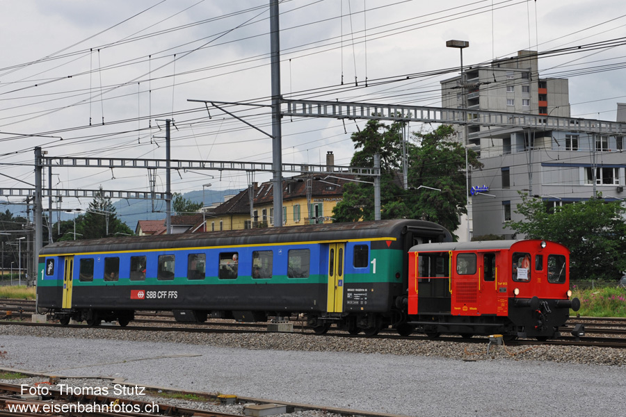 Tm II mit Shuttle zum Bahnpark Brugg
Zum Tag der offenen Türe im Bahnpark Brugg wurde ein Shuttle zwischen Bahnhof und Depot eingesetzt.
