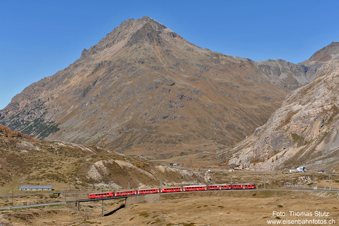 Regionalzug bei Arlas
