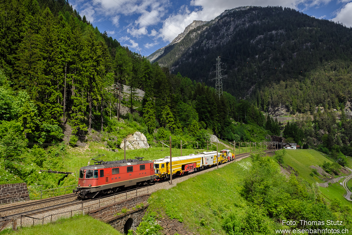 Überfuhr Baumaschine
