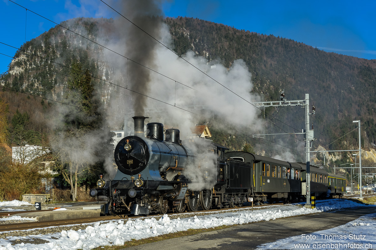 Warten auf den Kreuzungszug
