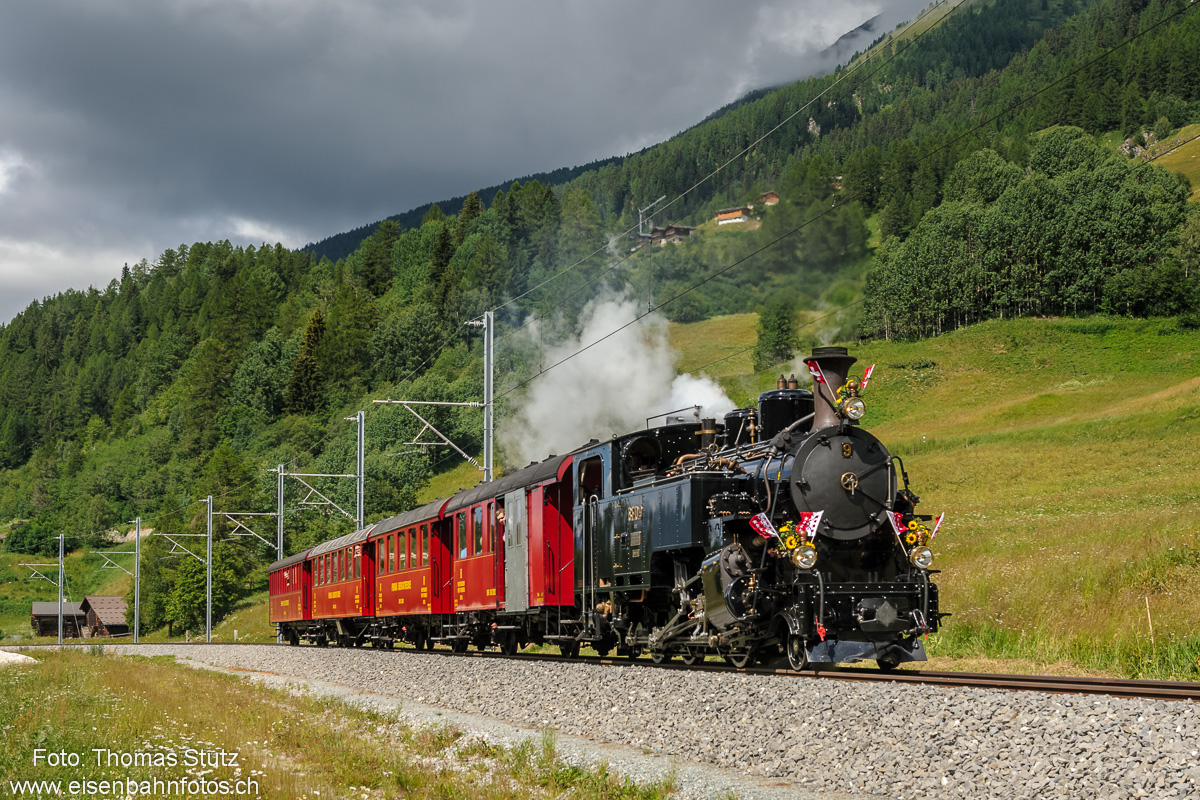 Dampfzug mit Sonnenschein
