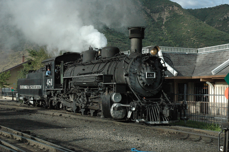 Damplok Reihe K37 #481 der Durango & Silverton Narrow Gauge Railroad beim Rangieren in Durango, CO

