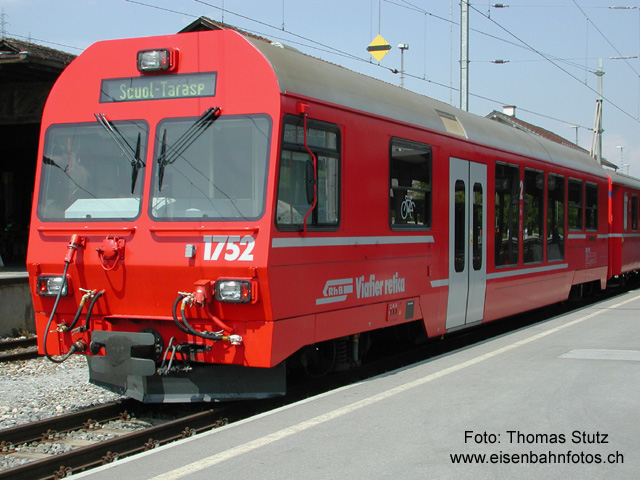 Niederflursteuerwagen
Neuer Niederflursteuerwagen mit Veloabteil im Einsatz auf der Vereina-Linie.
