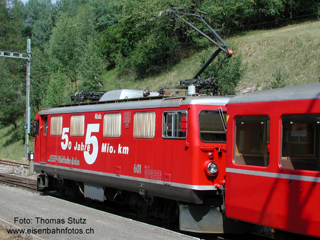"50 Jahre - 5 Mio km"
Ge 4/4 I 601 mit Doppeljubiläum "50 Jahre - 5 Mio km" - und dies am Jubiläumstag "100 Jahre Albula"!
