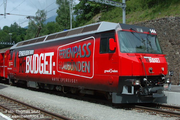 Ge 4/4 III "RhBudget"
Seit anfangs Juni ist die ehemalige "Swisscom mobile"-Lok mit Eigenwerbung für den Ferienpass Graubünden unterwegs.
