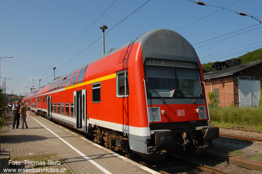 Doppelstocksteuerwagen in Sassnitz
