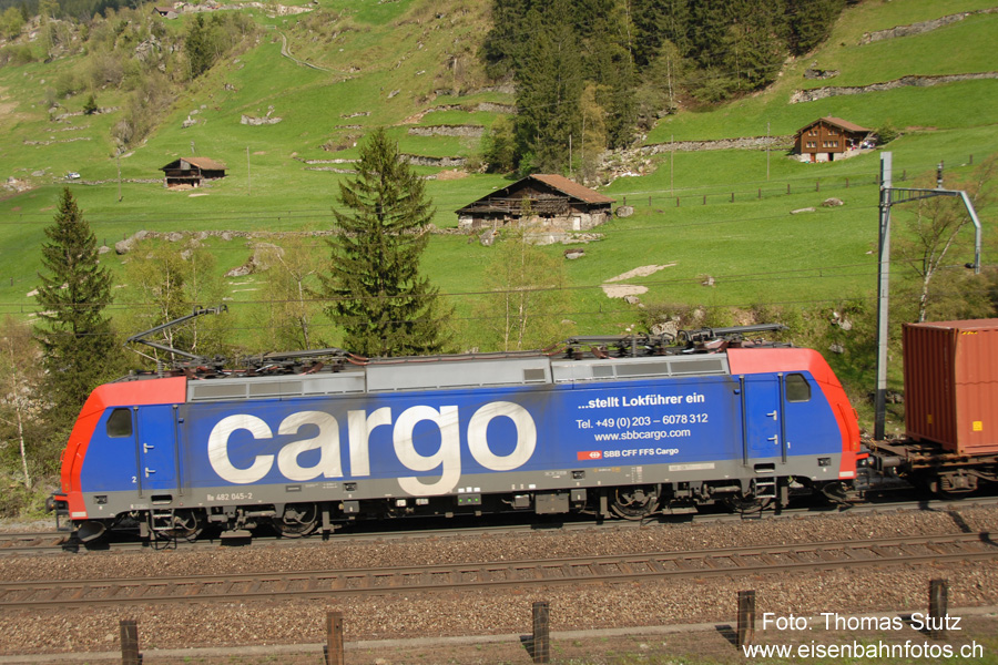 "SBB Cargo ... stellt Lokführer ein"
