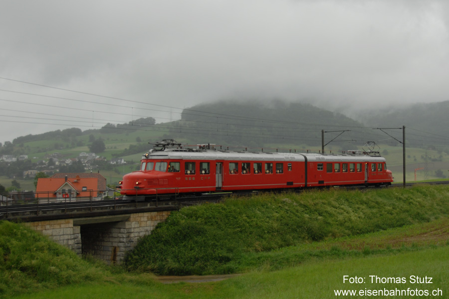 Churchill-Pfeil
Selbstverständlich nur geladene Gäste wurden mit dem Churchill-Pfeil zum Stadion St. Jakob gebracht.

