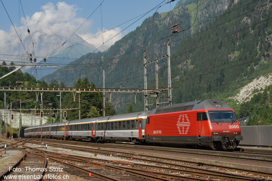 EC bei der Einfahrt Gurtnellen
