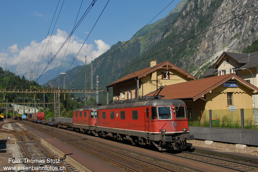 Güterzug in Gurtnellen
