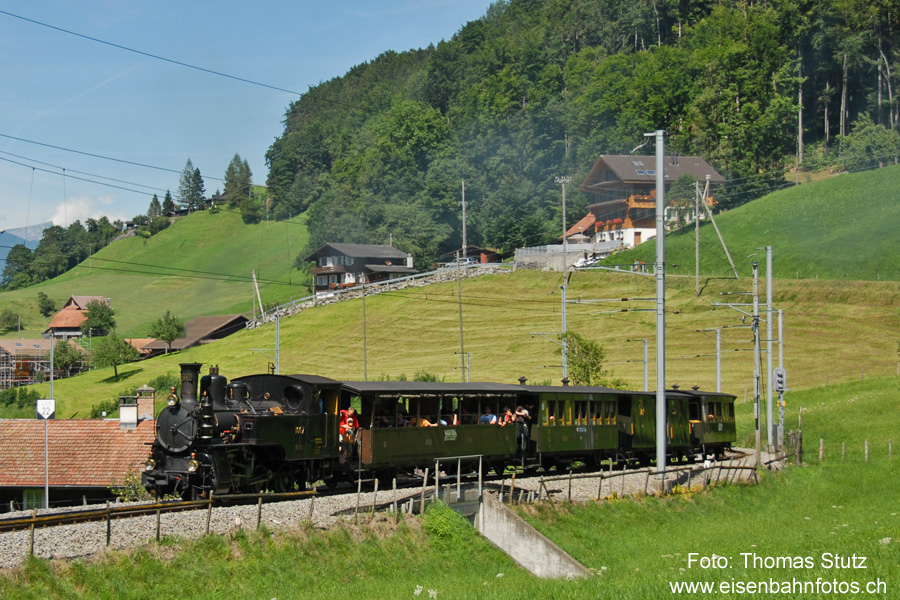 Dampfzug kurz vor Lungern
