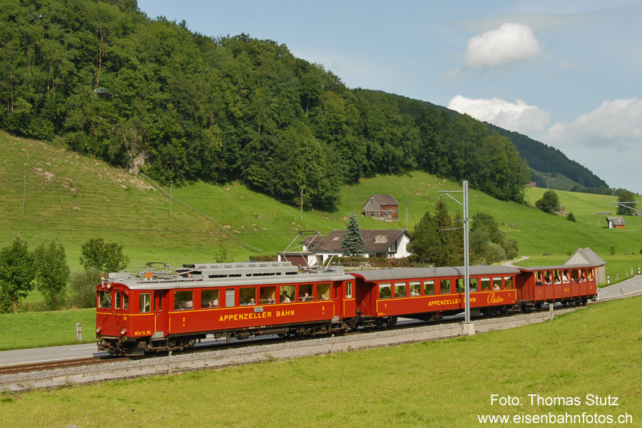"S'Drissgi" mit Bistrowagen
