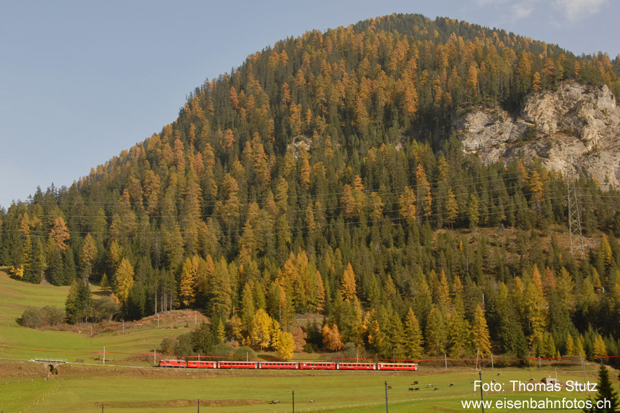 Ge 4/4 II mit RE oberhalb Bergün
