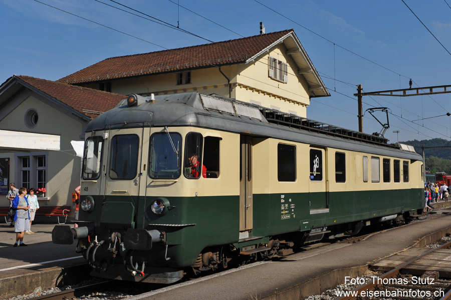 Zubringerzug aus Basel
