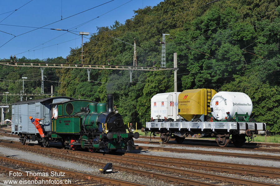 Feldschlösschen-Dampflok und -Güterwagen

